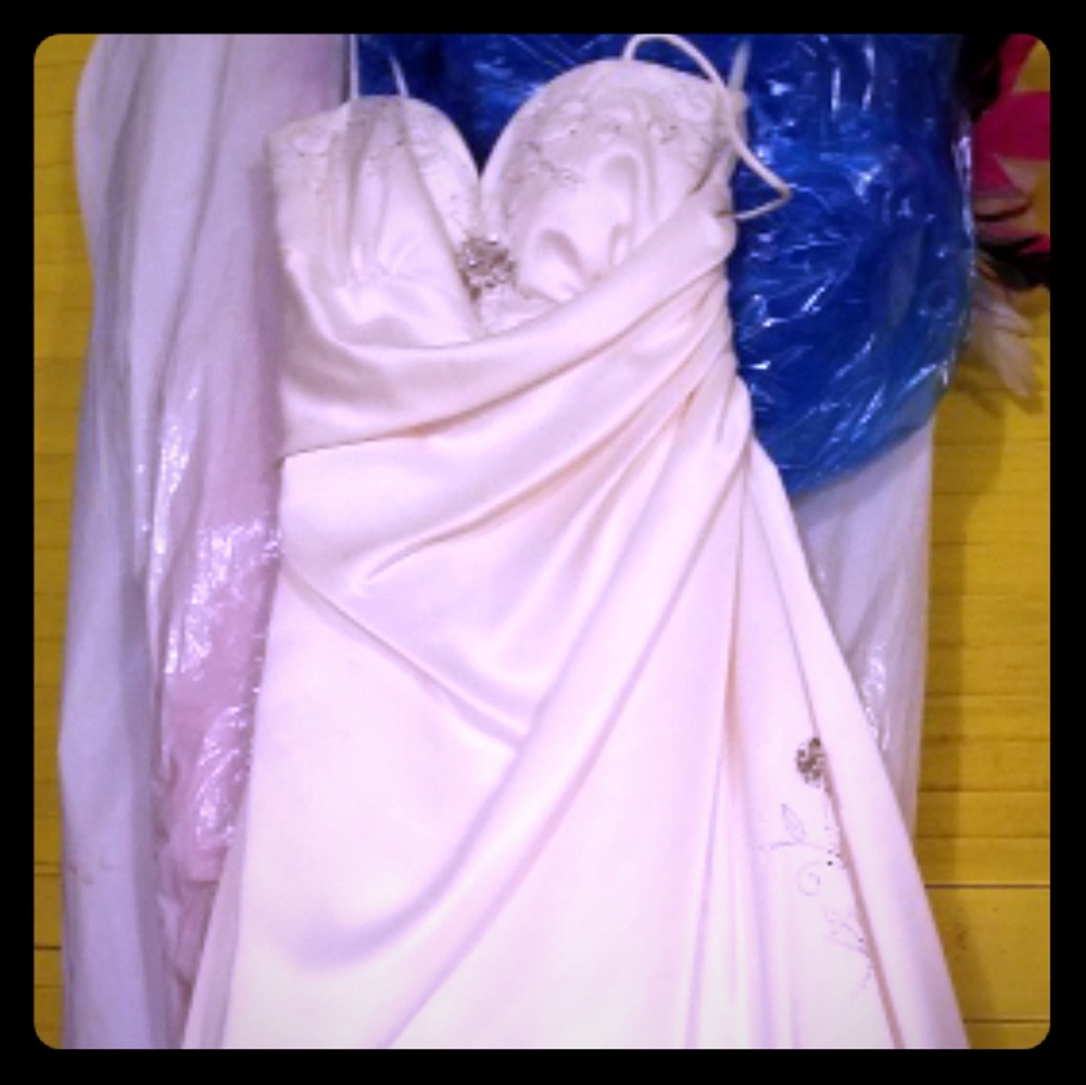 Whire Formal dress